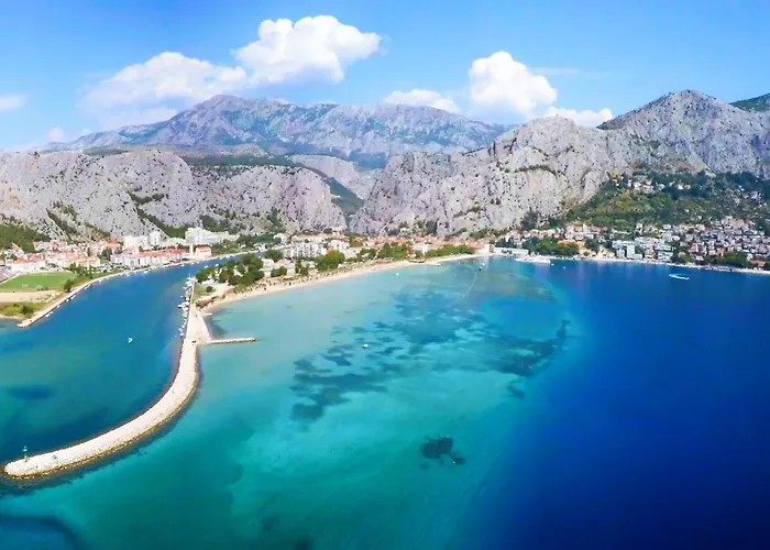Blue Horizon * Omis